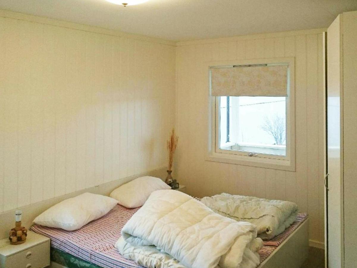 Three-Bedroom Holiday Home In Fjell Algroy Eksteriør bilde