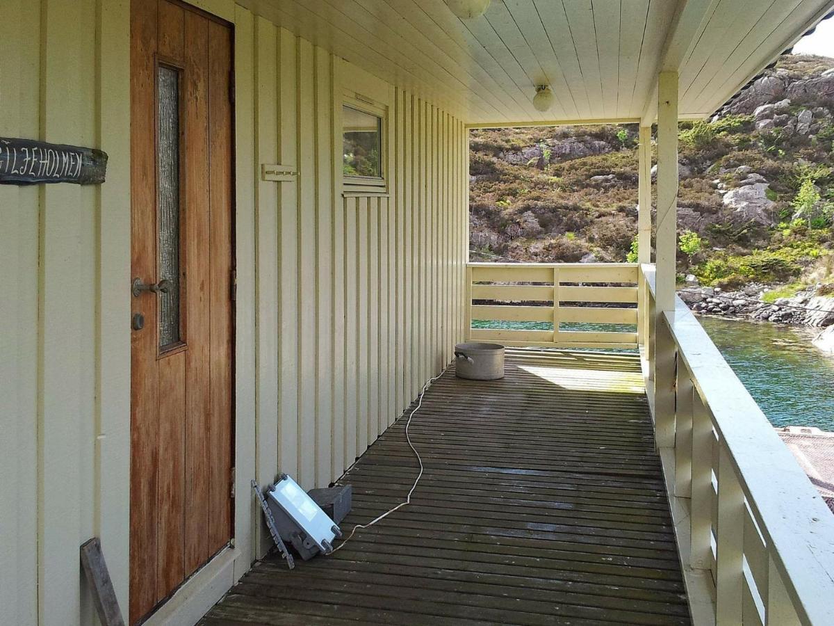 Three-Bedroom Holiday Home In Fjell Algroy Eksteriør bilde